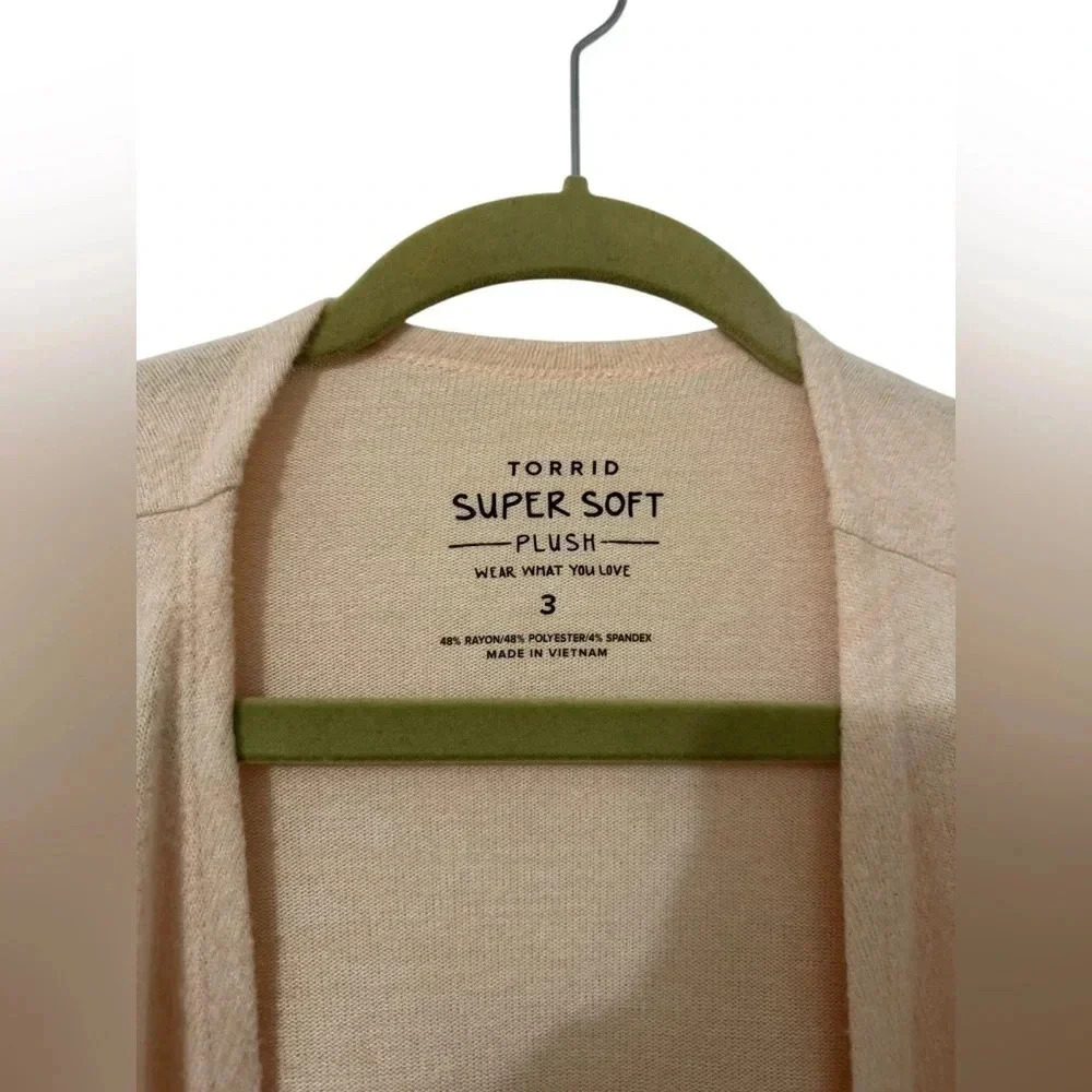 Torrid Super Soft Plush Open Front Light Pink Car… - image 4